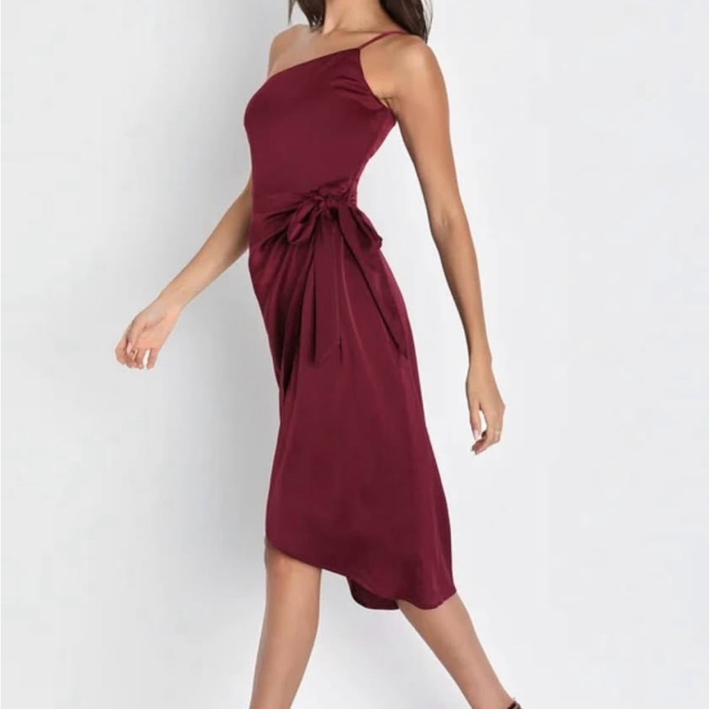 Lulu's Burgundy One-Shoulder Midi Dress